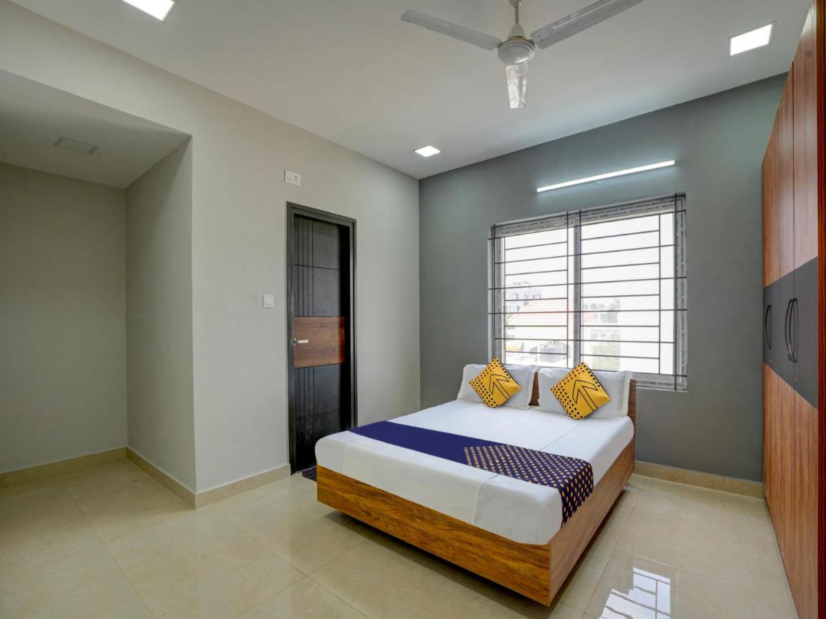 Spot On Helloworld Castle Prague Bangalore Esterno foto