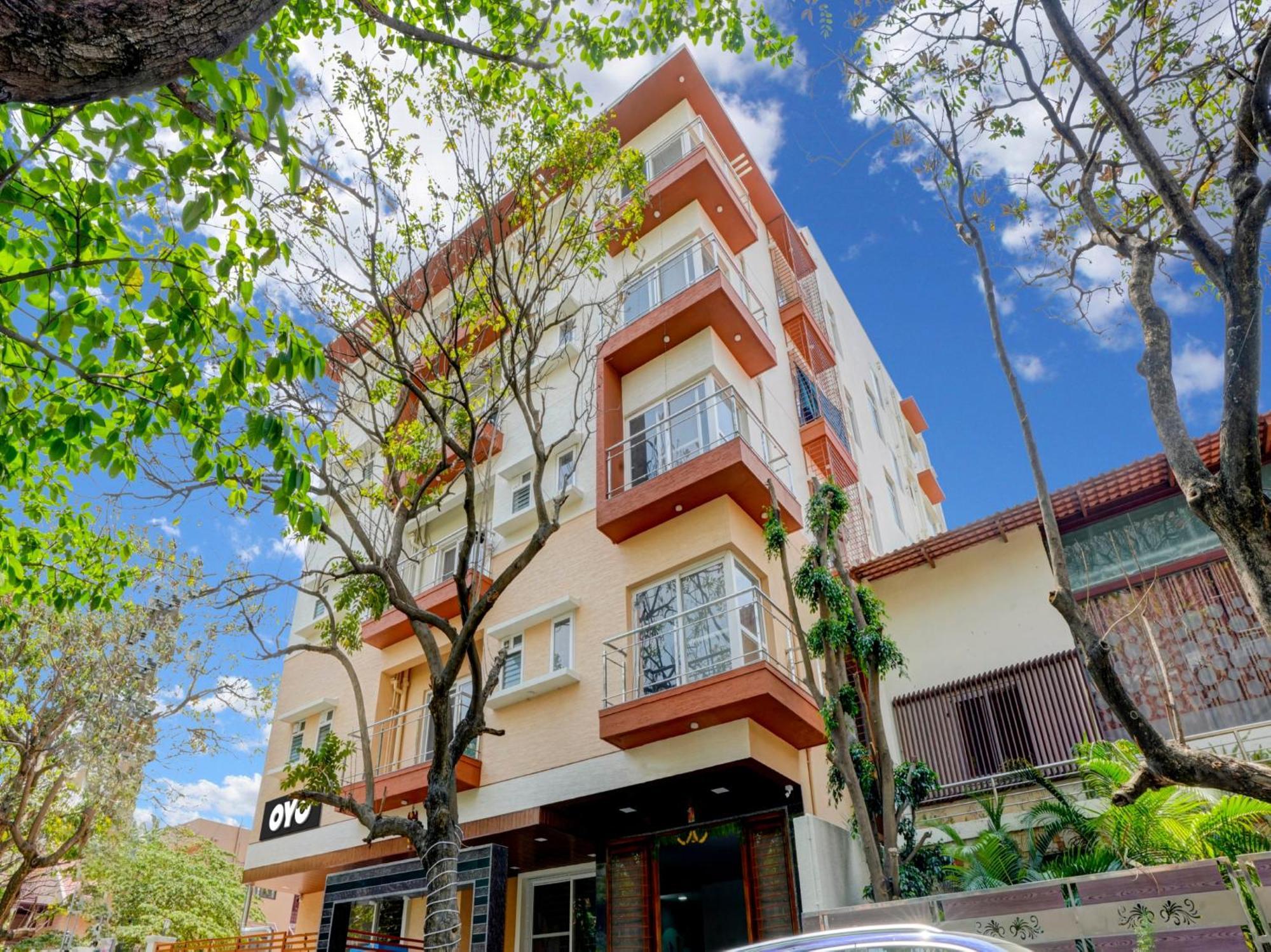 Spot On Helloworld Castle Prague Bangalore Esterno foto